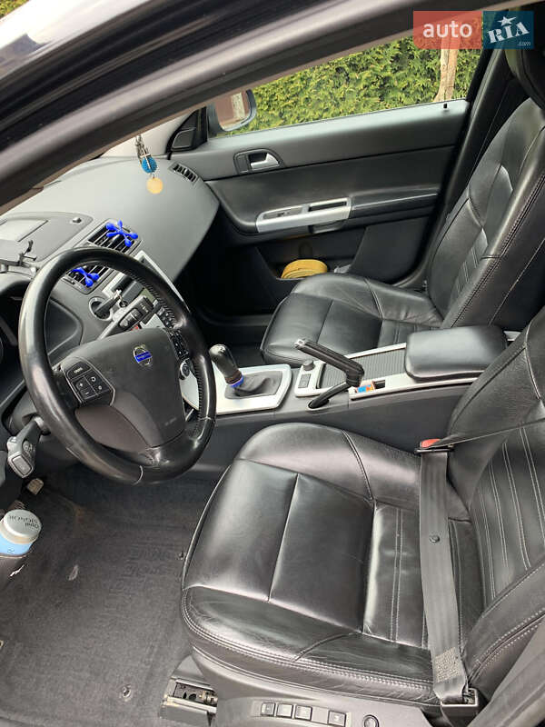 Універсал Volvo V50 2010 в Львові