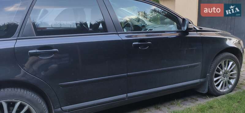 Універсал Volvo V50 2010 в Львові
