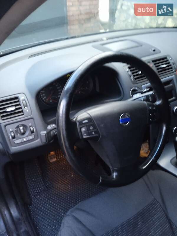 Универсал Volvo V50 2010 в Тернополе