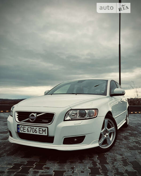 Универсал Volvo V50 2010 в Черновцах