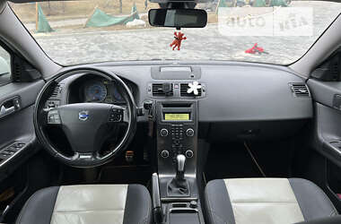 Универсал Volvo V50 2010 в Черновцах