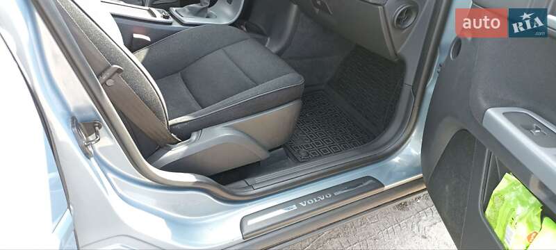 Універсал Volvo V50 2010 в Маневичах