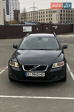 Универсал Volvo V50 2010 в Вишневом