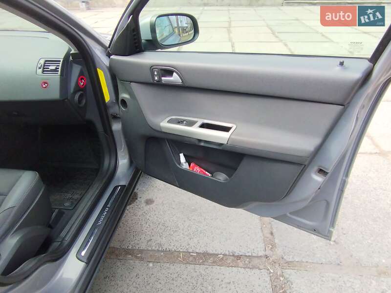 Універсал Volvo V50 2007 в Конотопі