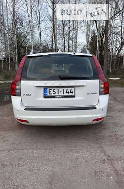 Универсал Volvo V50 2011 в Черняхове