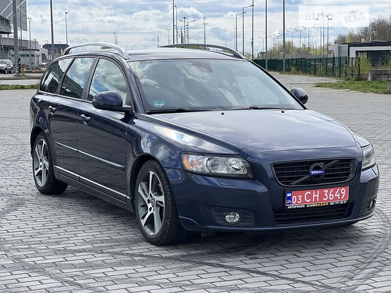 Универсал Volvo V50 2011 в Львове