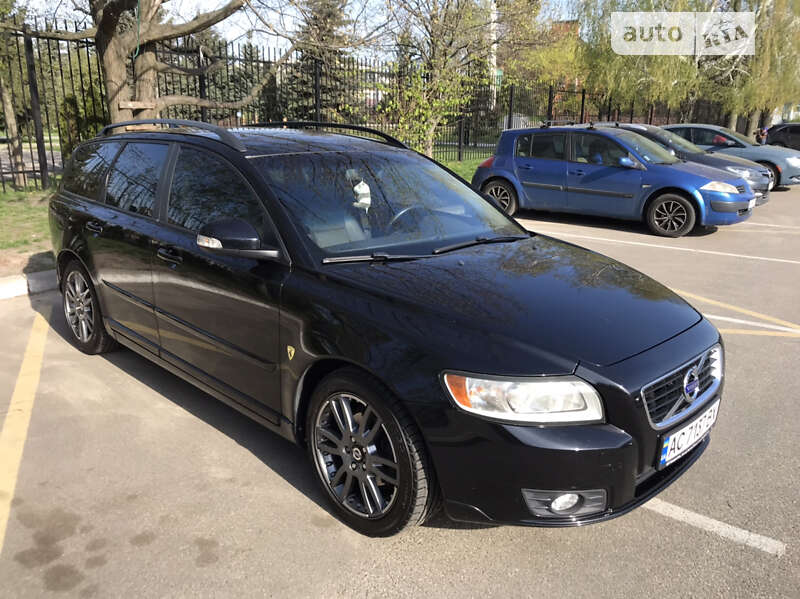 Универсал Volvo V50 2011 в Киеве