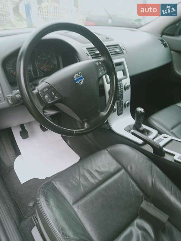 Універсал Volvo V50 2010 в Решетилівці