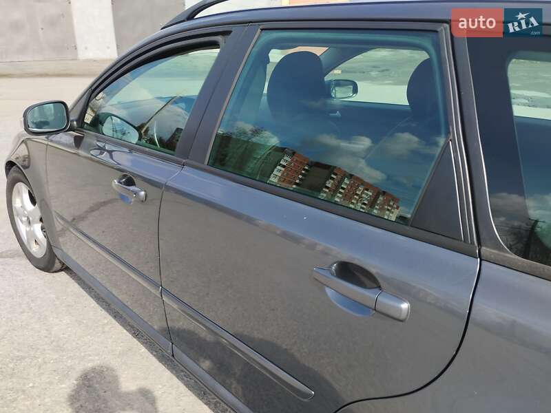 Універсал Volvo V50 2007 в Звягелі