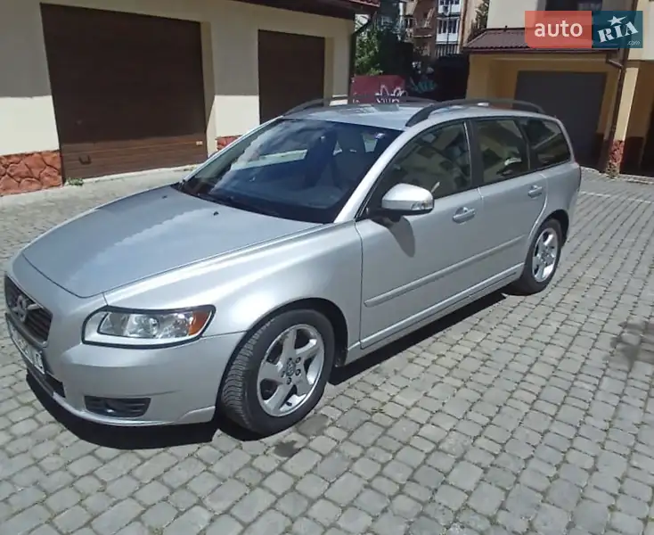 Volvo V50