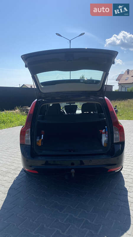 Универсал Volvo V50 2010 в Львове