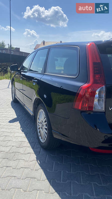 Универсал Volvo V50 2010 в Львове