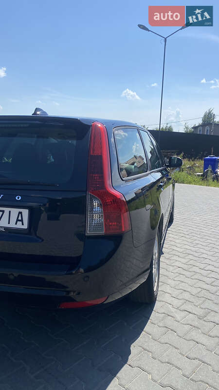 Универсал Volvo V50 2010 в Львове