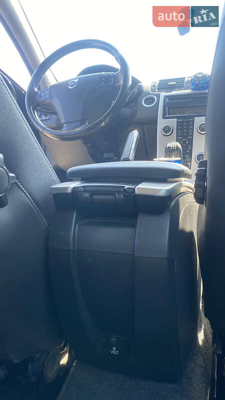 Универсал Volvo V50 2010 в Львове