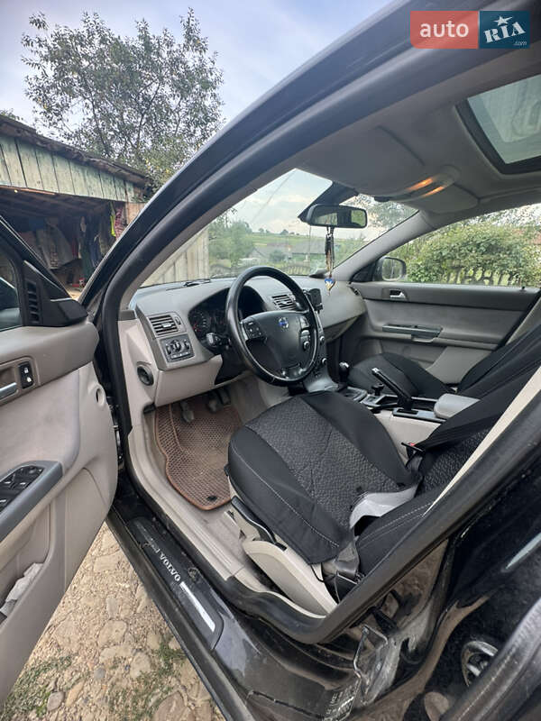 Универсал Volvo V50 2009 в Долине фото 3 Универсал Volvo V50 2009 в Долине