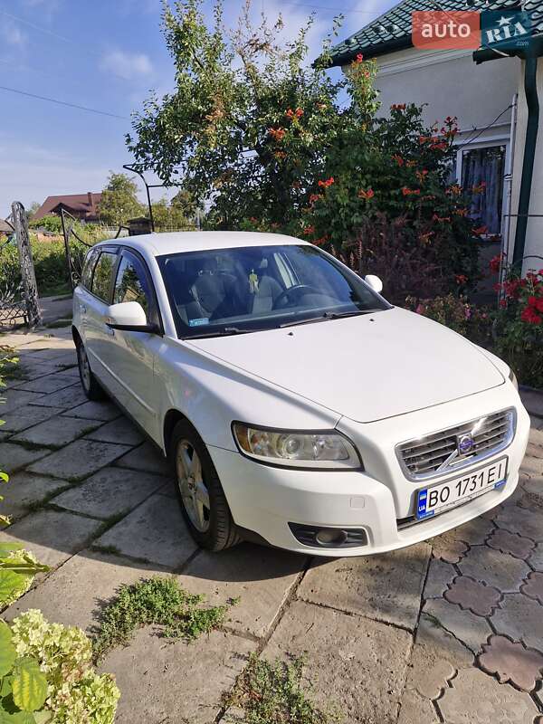 Универсал Volvo V50 2010 в Тернополе