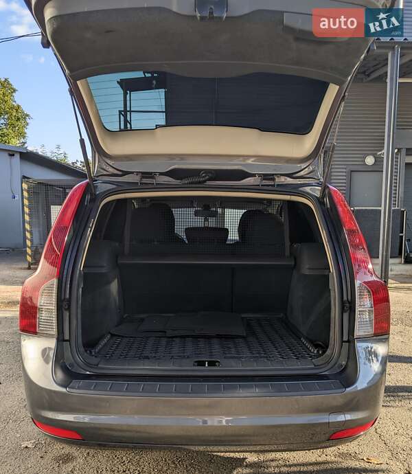 Універсал Volvo V50 2008 в Новояворівську