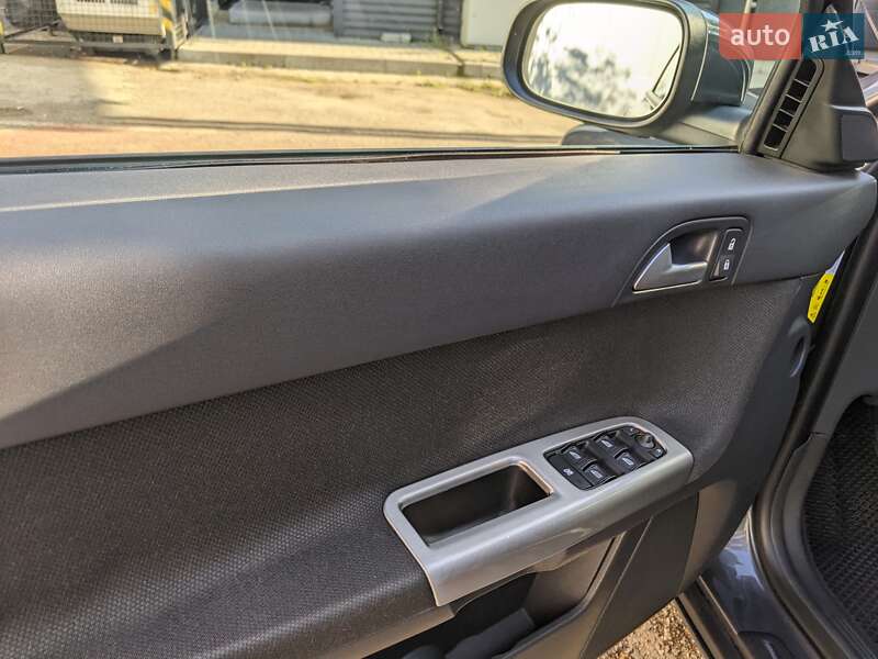 Універсал Volvo V50 2008 в Новояворівську