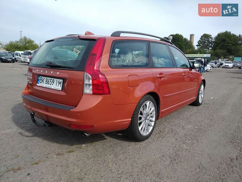 Універсал Volvo V50 2010 в Костопілі