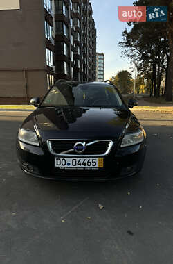 Универсал Volvo V50 2010 в Чернигове