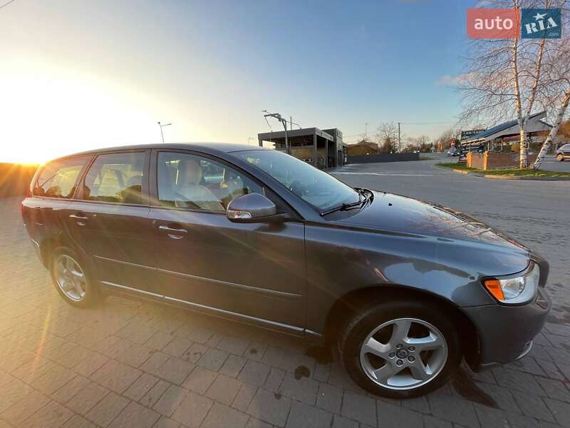 Универсал Volvo V50 2012 в Долине