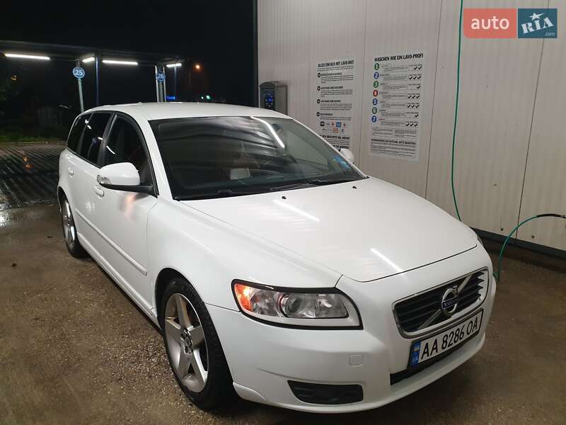 Універсал Volvo V50 2011 в Києві