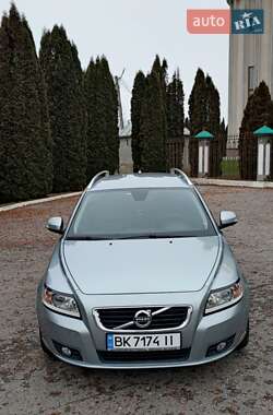 Универсал Volvo V50 2012 в Дубно