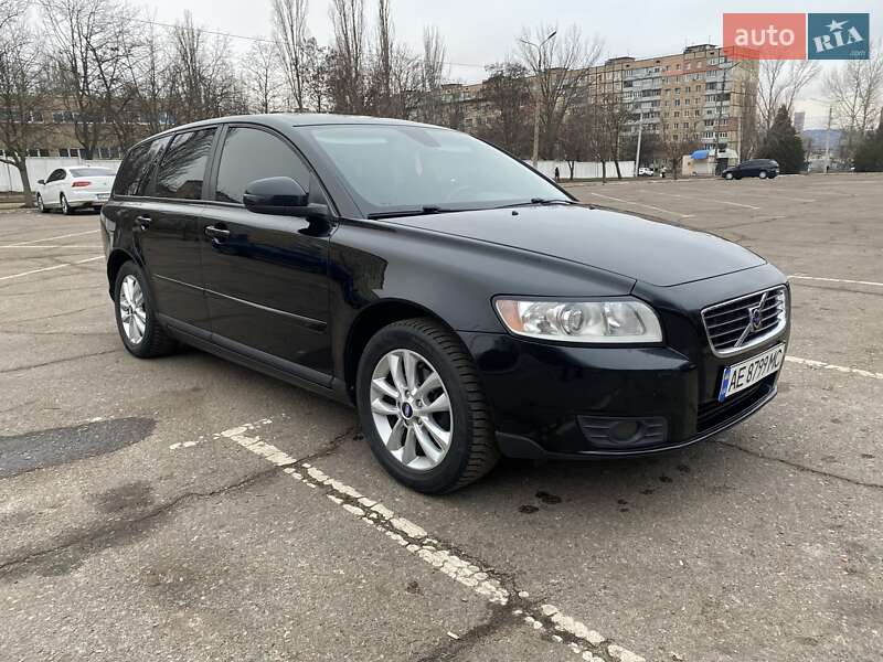 Універсал Volvo V50 2010 в Кривому Розі