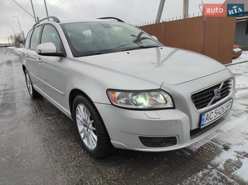 Универсал Volvo V50 2010 в Нововолынске