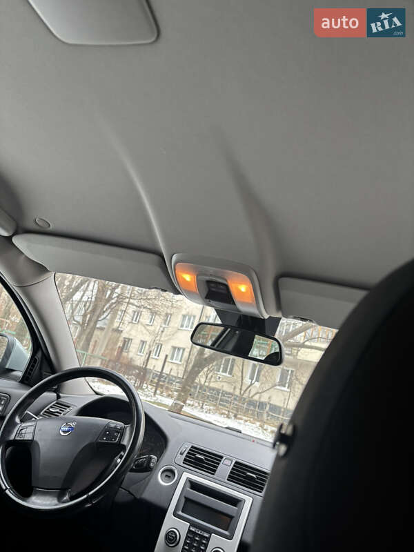 Универсал Volvo V50 2011 в Надворной