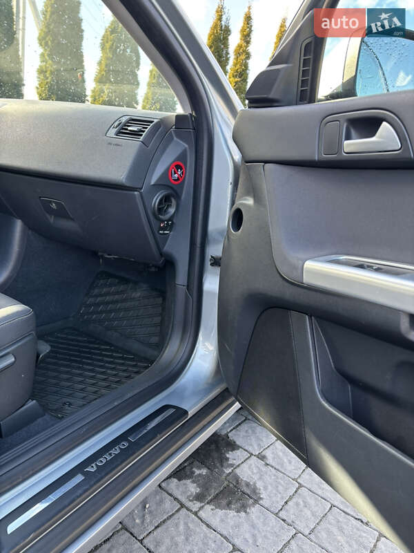 Универсал Volvo V50 2011 в Надворной