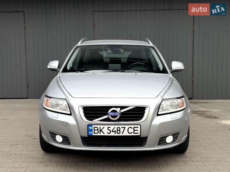 Универсал Volvo V50 2011 в Сарнах