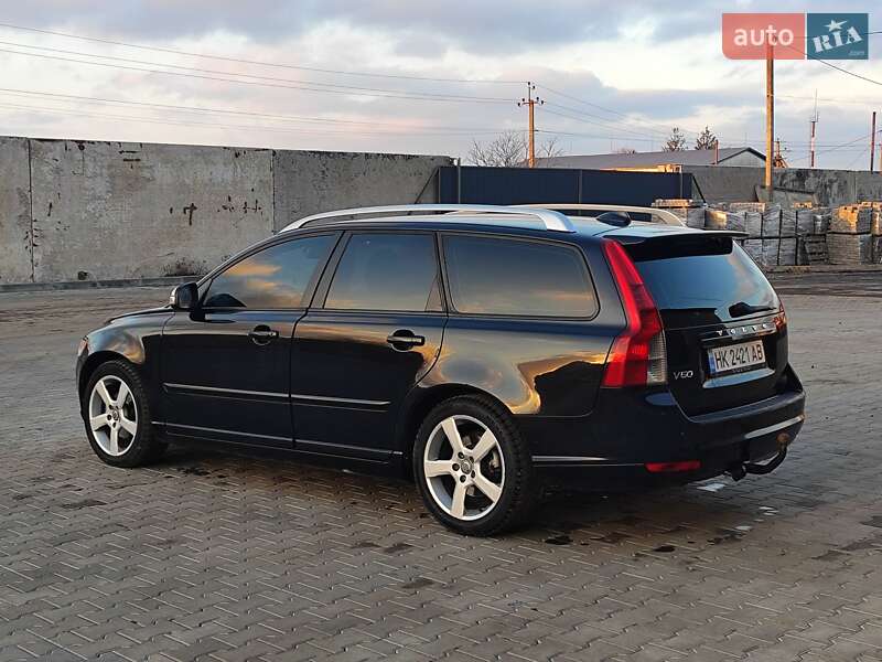 Універсал Volvo V50 2011 в Сарнах