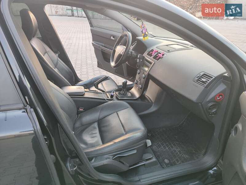 Універсал Volvo V50 2011 в Сарнах