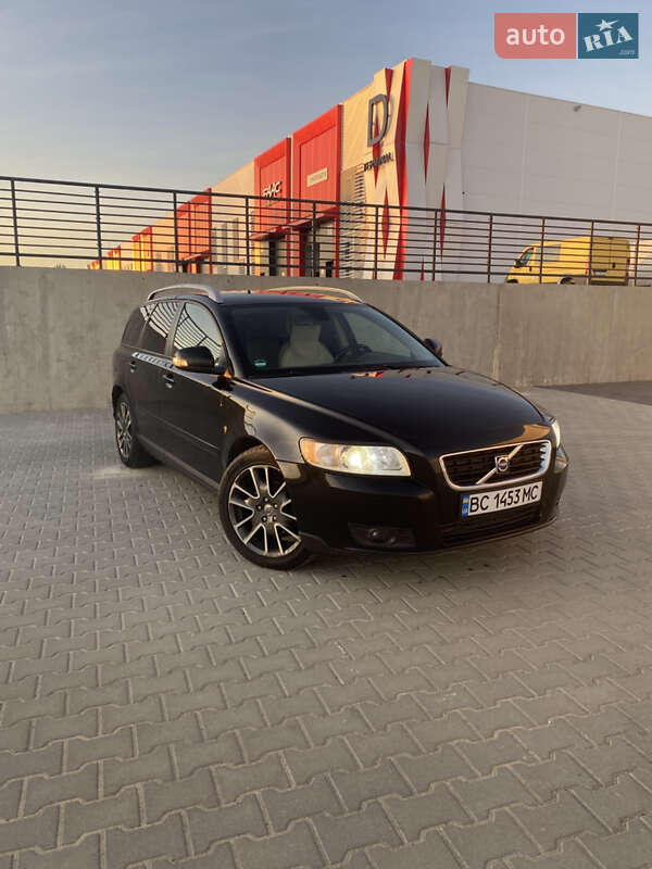 Універсал Volvo V50 2010 в Львові