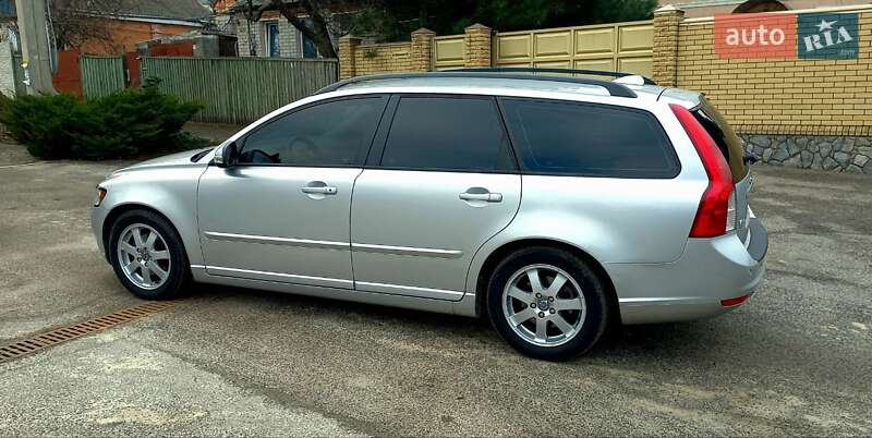 Универсал Volvo V50 2010 в Харькове