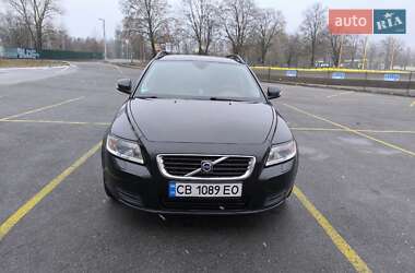 Универсал Volvo V50 2010 в Чернигове