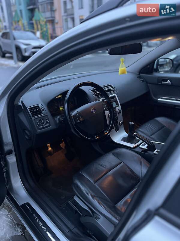 Универсал Volvo V50 2010 в Софиевской Борщаговке фото 4 Универсал Volvo V50 2010 в Софиевской Борщаговке