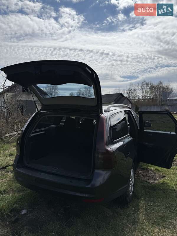 Універсал Volvo V50 2010 в Долині