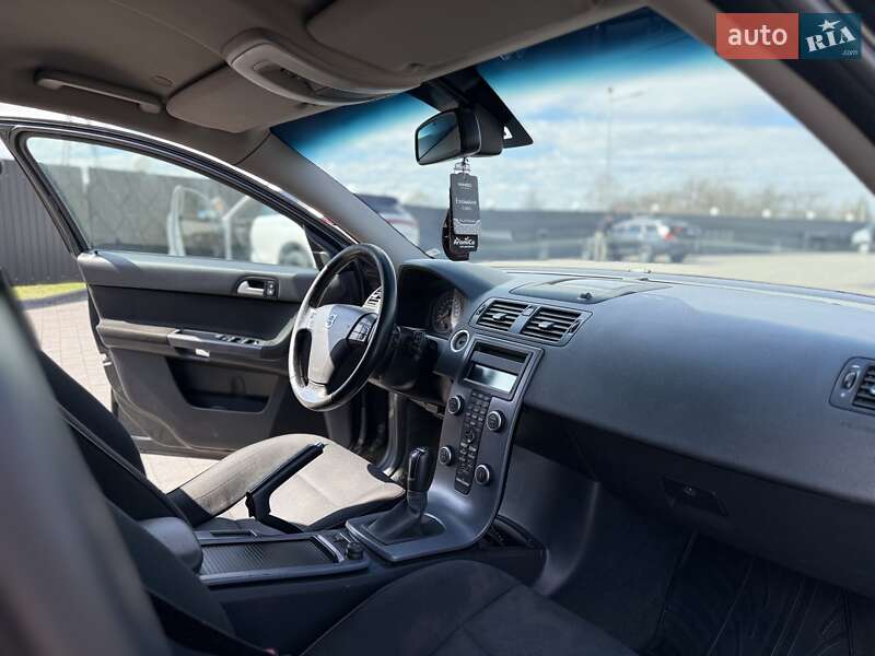 Універсал Volvo V50 2010 в Долині