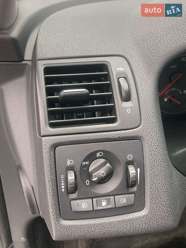Універсал Volvo V50 2009 в Києві фото 9 Універсал Volvo V50 2009 в Києві