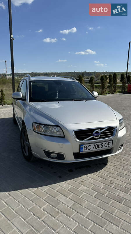 Volvo V50 2011