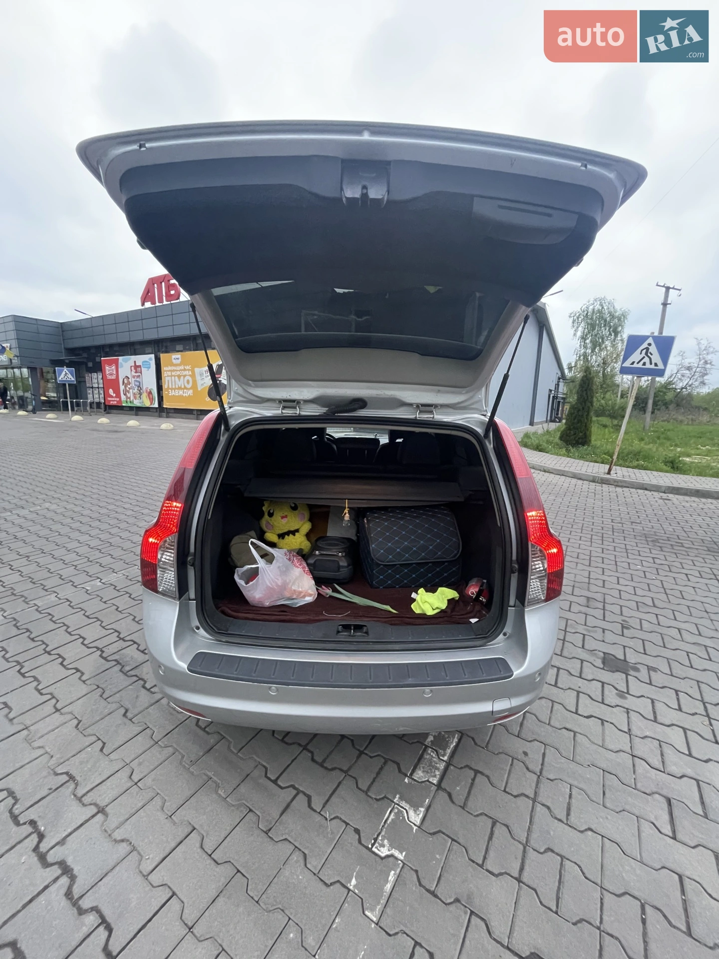 2011 Volvo V50 - мініатюра 8