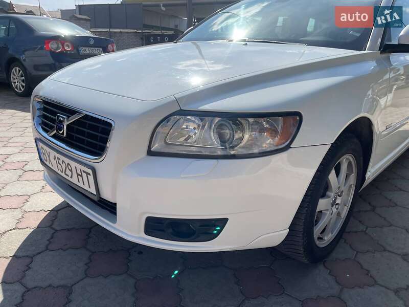 Універсал Volvo V50 2009 в Рівному