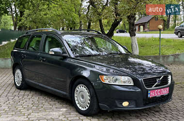 Универсал Volvo V50 2010 в Залещиках
