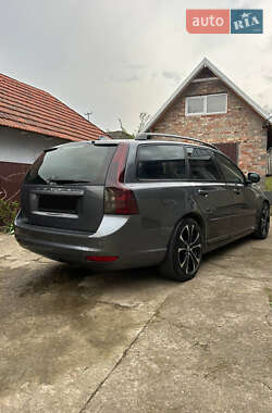 Универсал Volvo V50 2012 в 