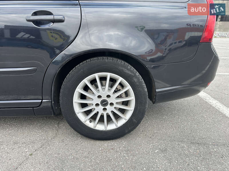 Універсал Volvo V50 2012 в Полтаві