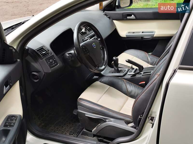 Volvo V50 2010