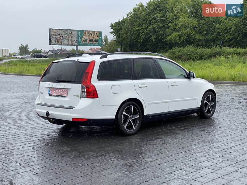 Универсал Volvo V50 2010 в Львове