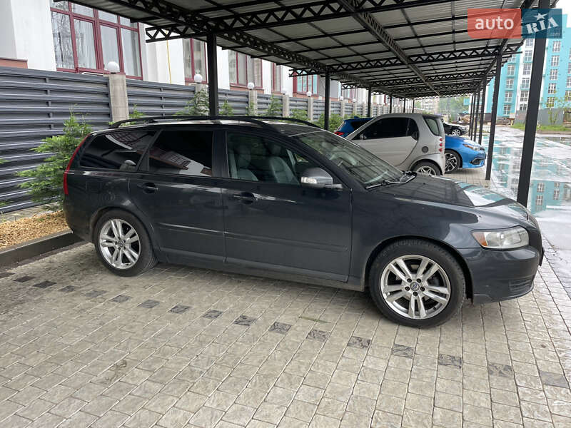 Универсал Volvo V50 2010 в 